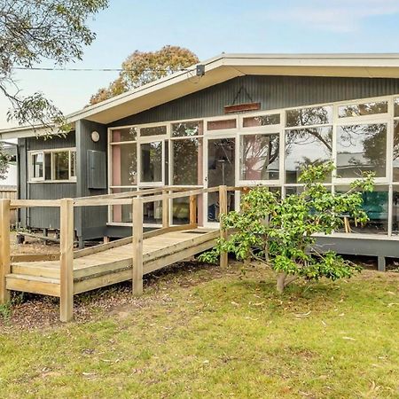 Вилла The Beach Shack St Leonards Экстерьер фото